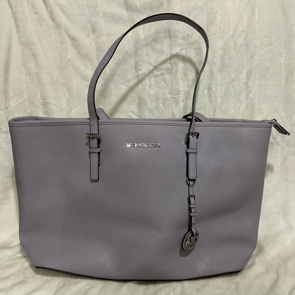 Michael Kors Jet Set Travel Lilac Saffiano Tote with Logo Charm